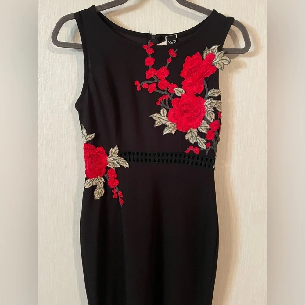 Windsor Black Floral Embroidered Classic Elegant Mermaid Prom Formal Dress Small - Picture 2 of 8